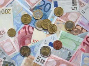 euro, bank notes, coins-1159935.jpg