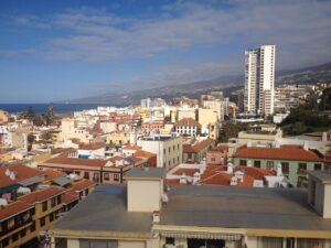 gran canaria, city, blue sky-440407.jpg